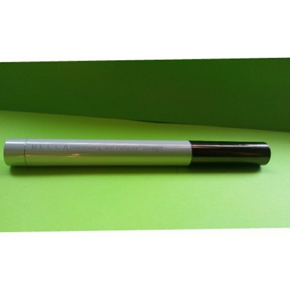 BECCA shimmering skin perfector slimlight